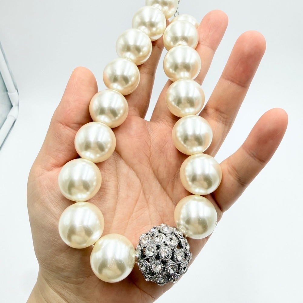 C1946 Vintage Chunky Faux Pearl Necklace w/ Rhinestone Clasp Statement Bridal